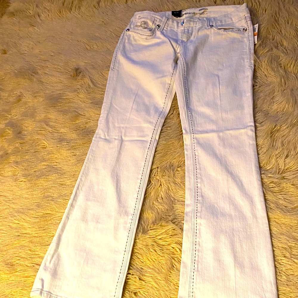 Women’s Light Wash White Jeans - Classic Flare♥️♥️